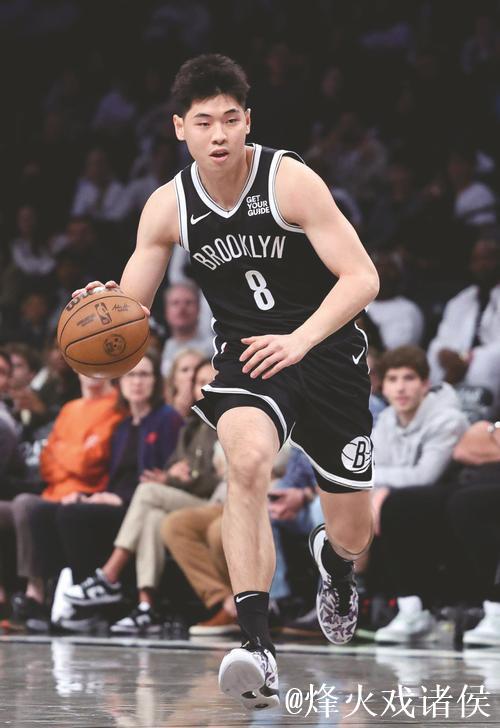 崔永熙NBA常规赛首秀 成为中国第7人 崔永熙NBA常规赛首秀 成为中国第7人